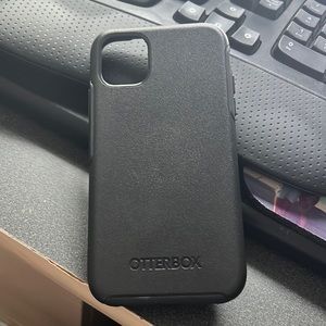 iPhone 11 outterbox !